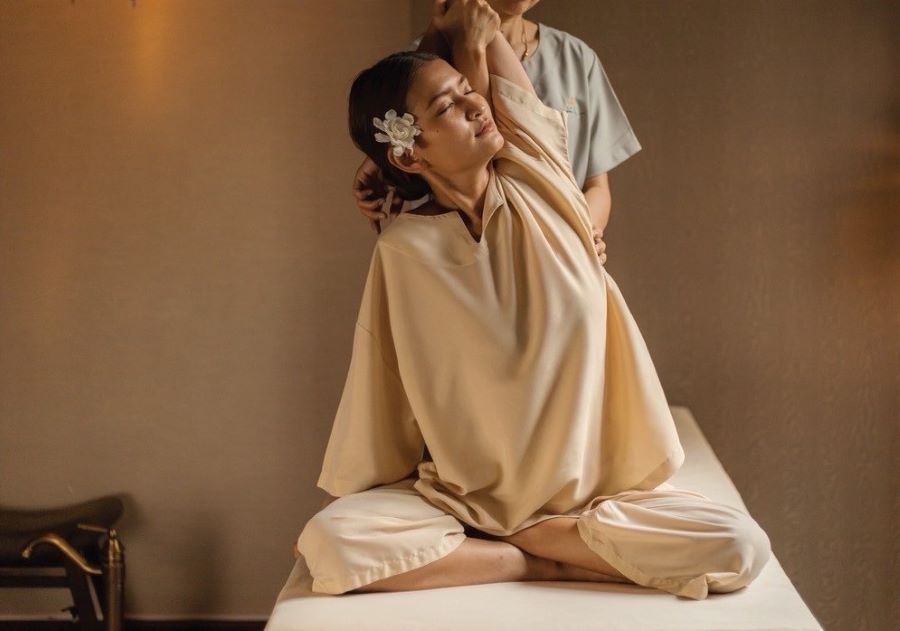 thai massage at Lux